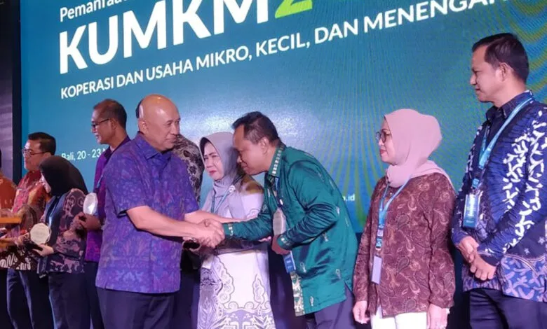 KemenKopUKM Membangun Ekosistem Rantai Pasok Pertanian