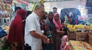 Menteri Perdagangan Chek Harga Bapok di Gresik