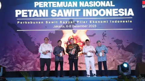 Menko Airlangga Buka Pertemuan Nasional Petani Sawit Indonesia