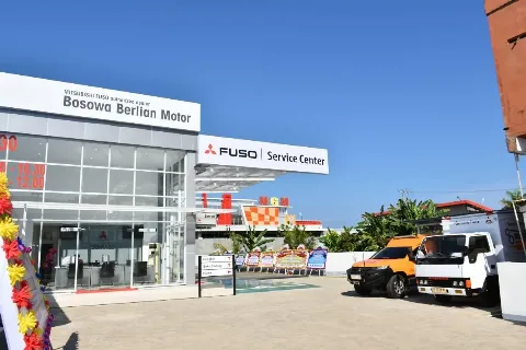 Fokus Zero Down Time, Mitsubishi Fuso Resmikan Service Center Pertama di Kolaka