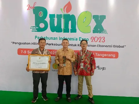 KUD Suka Makmur Terima Penghargaan dari Kementan RI