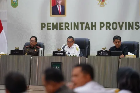 Gubernur Riau Akan Selesaikan Persoalan Sawit di Wilayahnya