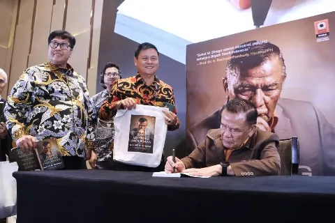 Sahat Sinaga Yang Out of The Box