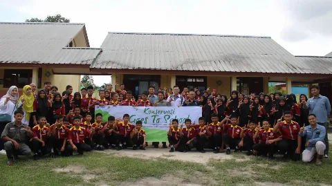 PT Sahabat Mewah dan Makmur Melaksanakan Kegiatan “Konservasi Goes to School” di SMPN 2 Dendang