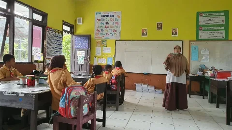 Sebuah Harapan Guru di tengah Kebun Sawit
