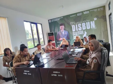 Disbun Beri Pengenalan Hama dan Penyakit Tanaman Unggulan