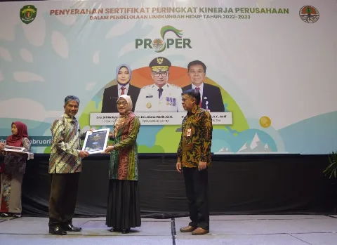Teladan Prima Agro Raih Proper Biru