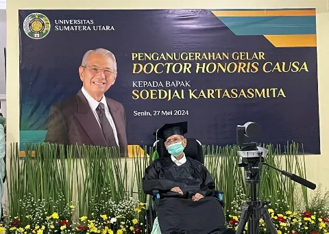 Soedjai Kartasasmita Raih Gelar Doktor Honoris Causa dari Universitas Sumatera Utara