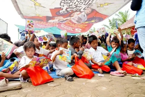 PalmCo Berikan Bantuan Buku Dukung Akses Pendidikan