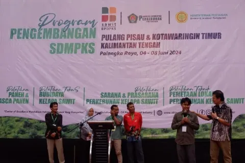 Dr. Sri Gunawan: Melalui Pelatihan Petani Sawit Diharapkan Naik Kelas