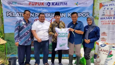 Pupuk Kaltim Bekali Petani Binaan Dalam Pembuatan Pupuk Organik Menggunakan Biodex