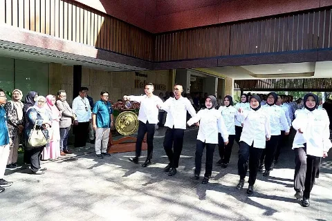 Beasiswa Makmur Proses Regenerasi Petani