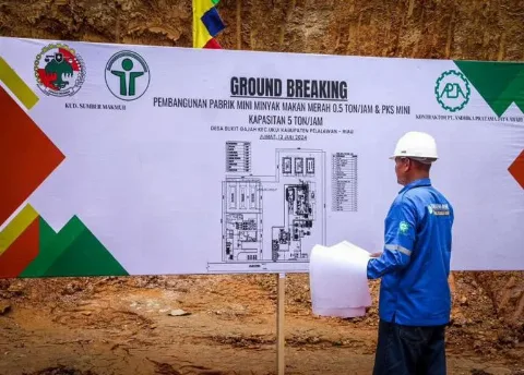 MenKopUKM Fasilitasi Pembangunan Pabrik Minyak Makan Merah