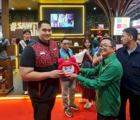 BPDPKS Promosikan Helm Sepeda Berbahan Sawit Ke Menteri Pemuda dan Olah Raga
