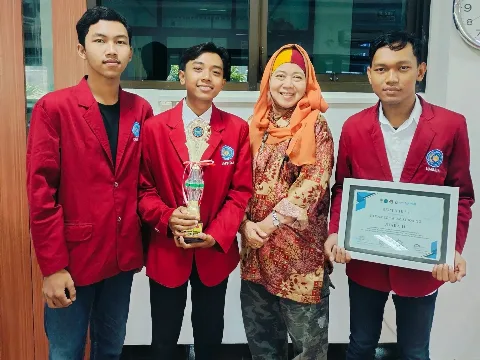 Pemanfaatan Cangkang Sawit  Membawa Mahasiswa Umsida Raih Juara 2
