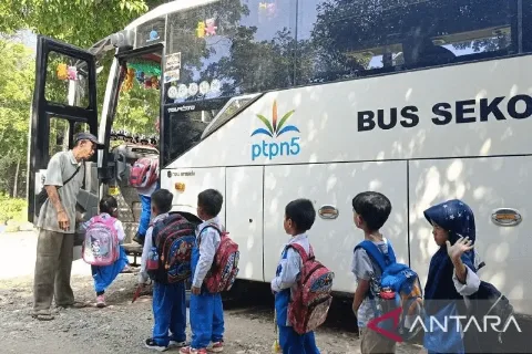 PTPN IV PalmCo Regional III Berkomitmen Tumbuh Kembang Anak Melalui Jaminan Kesehatan dan Pendidikan