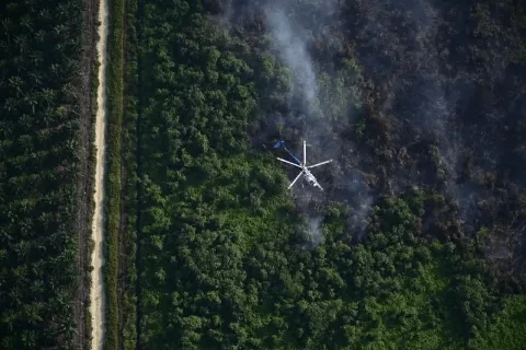Helikopter H225M Patroli Udara Pantau Karhutla