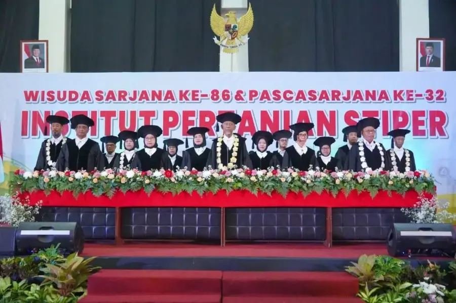 Wisuda INSTIPER: 24% Lulusan Sudah Direkrut Kerja Sebelum Wisuda, Setengahnya Raih Cum Laude