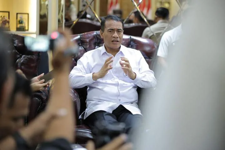 Mentan Amran Minta Polisi Tindak Tengkulak dan Perusahaan Nakal yang Tekan Harga TBS Sawit