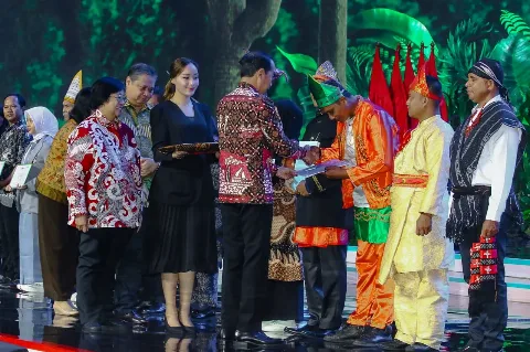 Kado Jokowi Kepada Petani Sawit