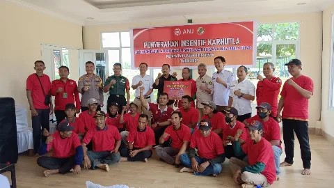 Kerjasama PT KAL dan Koperasi LAB Dalam Pencegahan Karhutla di Desa Kuala Tolak