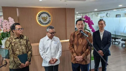 Luhut Mendorong Penggunaan AI Dalam Kerja DSI