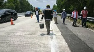 Kembangkan Inovasi Penerapan Marka Jalan dari Getah Pinus dan Gliserol Sawit 