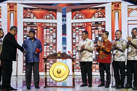Amran Sulaiman Sukses Mentransformasi Pertanian Tradisional ke Modern