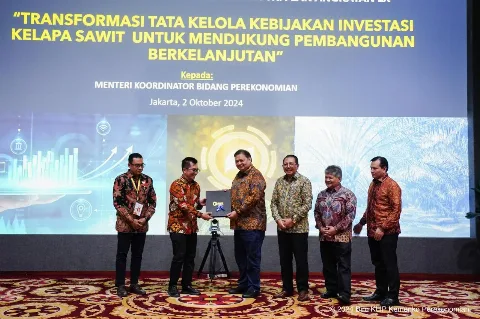 Strategi dan Aksi Nasional Kelapa Sawit Berkelanjutan