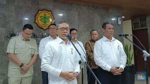 Kolaborasi Zulhas dan Amran Bikin Mudah Petani Tebus Pupuk Subsidi