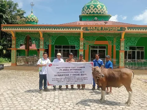 Minamas Plantation Donasikan 120 Ekor Sapi Kurban dan  3.000 Paket Sembako Bagi Masyarakat Sekitar