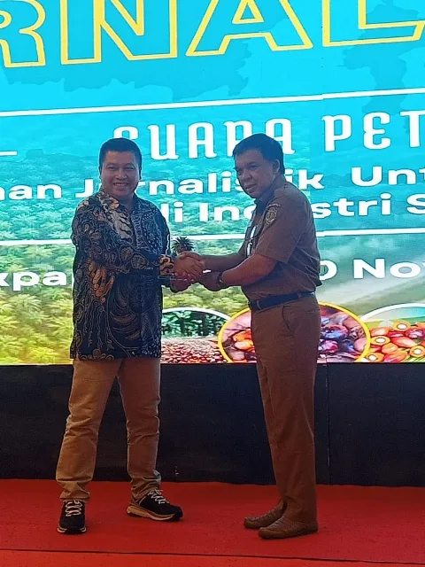 Pelatihan Jurnalis Bagi Petani Sawit Menyuarakan Kisah Sukses
