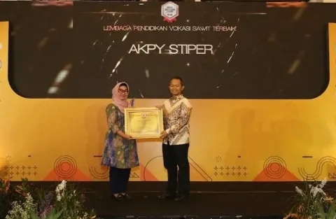 AKPY–STIPER Terima Penghargaan Sawit Indonesia Award 2024 Sebagai Lembaga Pendidikan Vokasi Sawit