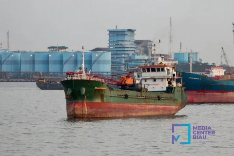 Ekspor Impor Provinsi Riau Desember 2024 Mengalami Surplus US$ 1,47 Miliar