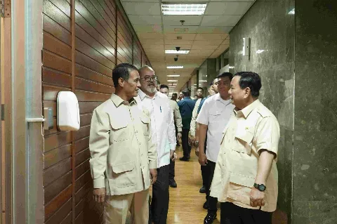 Presiden Prabowo Mendadak Datangi Kantor Mentan Amran, Ada Apa?