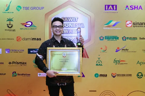 Paulus Tjakrawan Dianugerahi Penghargaan Tokoh Penggerak Biofuel Indonesia