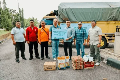 PTPN IV PalmCo Berikan Bantuan Korban Banjir di Lima Kabupaten