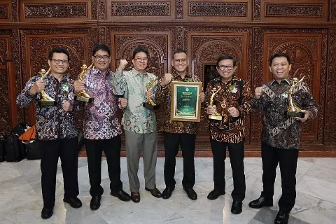 Pupuk Indonesia Raih Green Leadership dan 5 Anak Perusahaan Raih PROPER Emas