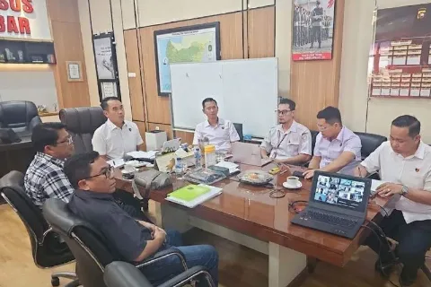 Polda Kalimantan Barat Memperketat Pengawasan Pembelian TBS Kelapa Sawit di Sejumlah PKS Untuk Lindungi Petani