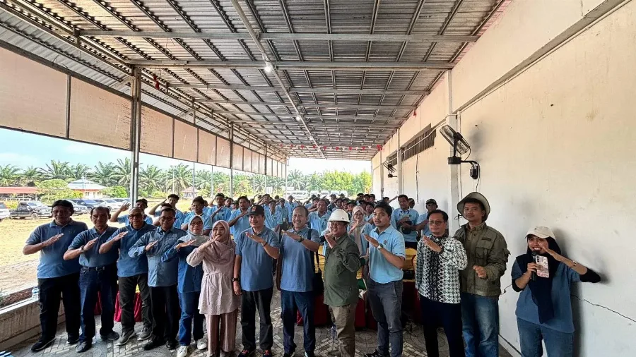 Kunjungan Lapangan Perkuat Pemahaman Teori Panen dan Pascapanen Sawit