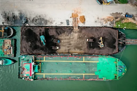 PTP Nonpetikemas Menerapkan Sistem Portable Drop Tank Guna Tingkatkan Efisiensi Bongkar Muat CPO