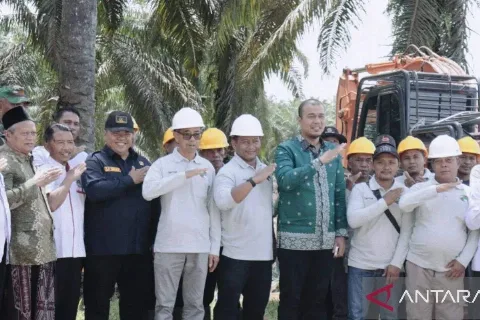 Bupati Indragiri Hulu Hadiri Pembukaan Program PSR di Desa Kerubung Jaya