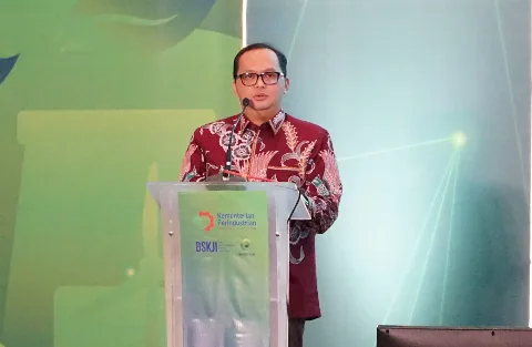 Dekarbonisasi Industri Serta Pengendalian Emisi Industri Mempercepat Transformasi Industri Hijau