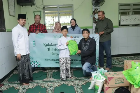 Forwatan Bersama Tiga Asosiasi Hilir Sawit Salurkan Bansos kepada Ratusan Santri dan Anak Yatim