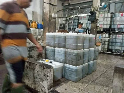 Siapa Untung dari Pembatasan Ekspor UCO dan Residu Sawit?