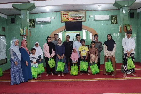 Majalah Sawit Indonesia dan 2 Perusahaan Sawit Bagikan Ratusan Bantuan Selama Ramadan