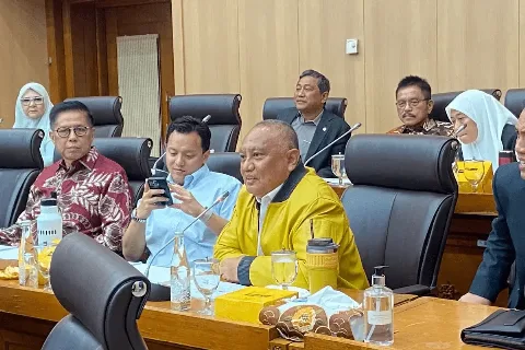 Anggota Komisi XII DPR RI Rusli Habibie Mendorong Transisi Menuju Energi Rendah Karbon Dengan Biodiesel B50