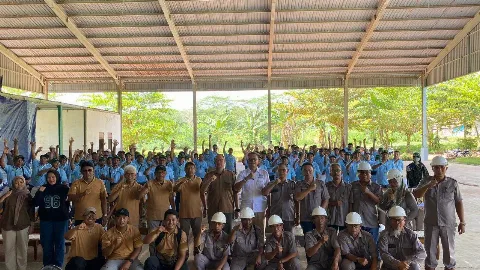 AKPY-BPDP-Ditjenbun Ajak 88 Petani Sawit Kotim Belajar Praktik Panen di Lapangan