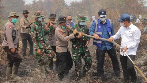 Menteri Lingkungan Hidup Turun Langsung ke Lokasi Terdampak Karhutla di Kabupaten Rokan Hilir