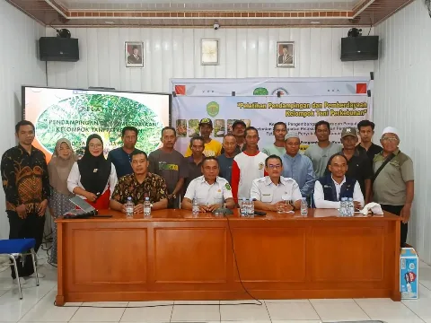 Disbun Kaltim Berikan Pelatihan Manajemen Petani Perkebunan di Desa Liang
